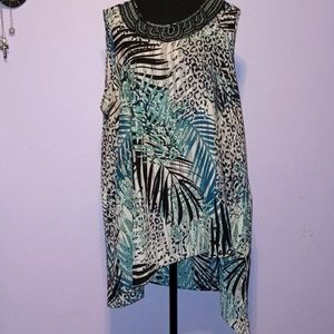 Exotic print asymmetrical blouse women's size 22/24 equivalent to 3x
